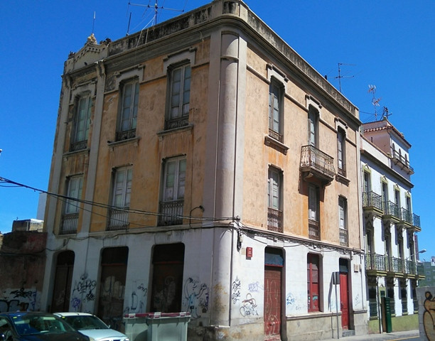 Inmuebles de la calle Miraflores, en Santa Cruz.