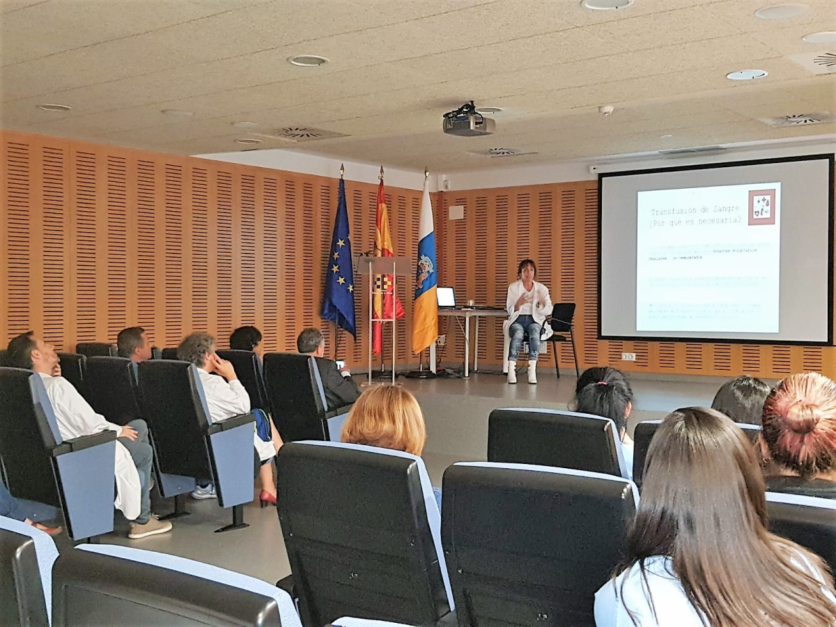Momento de la charla impartida por Ana M.u00aa Ruano Arriagada