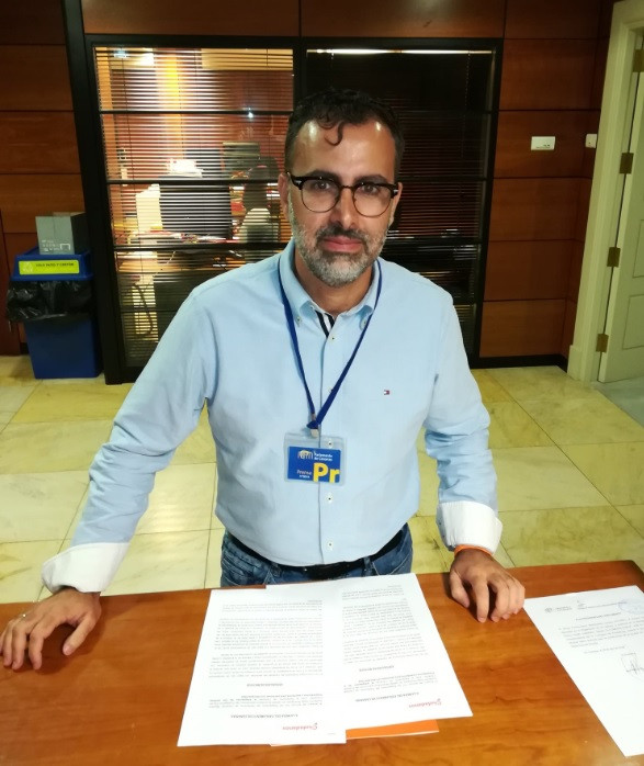 Mariano Cejas (Cs) registrando iniciativa en ParCan
