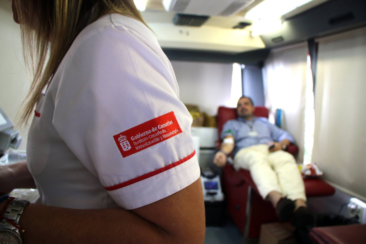Enfermera del ICHH durante una extracciu00f3n