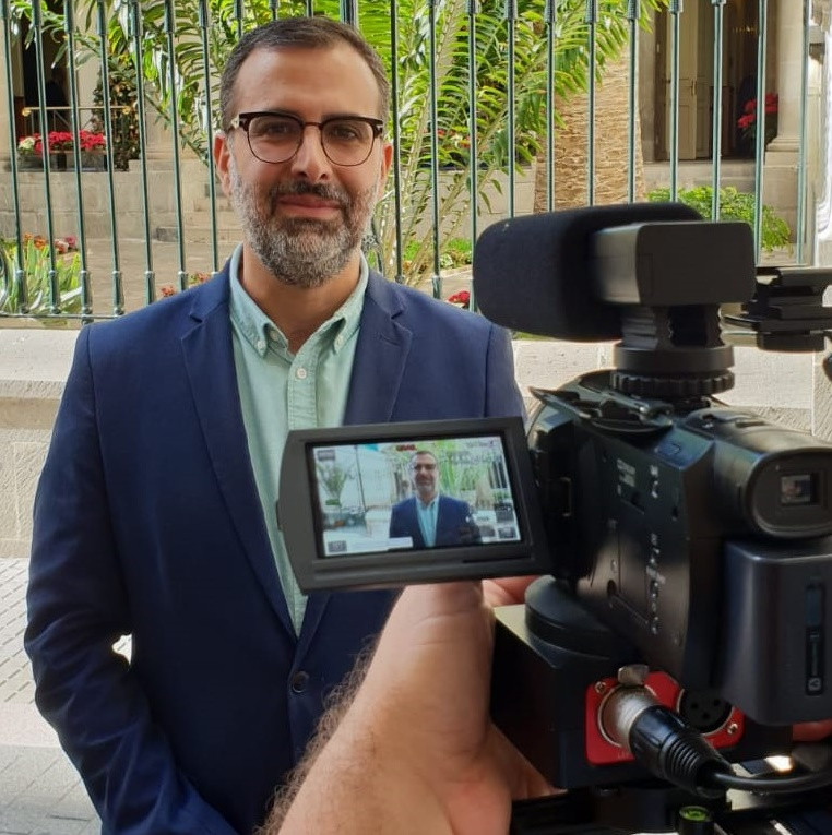 Mariano Cejas atendiento a los medios para valorar los presupuestos