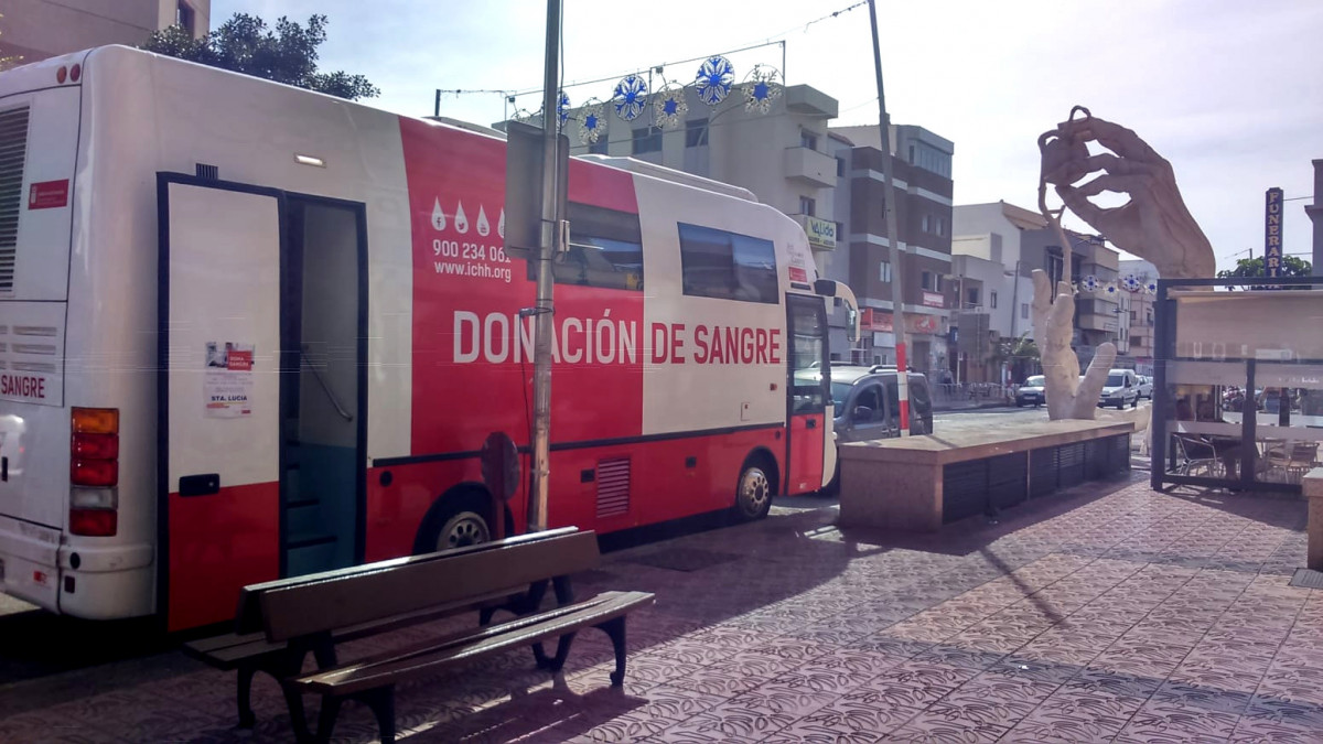 Unidad mu00f3vil del ICHH en el CC La Ciel, en Gran Canaria
