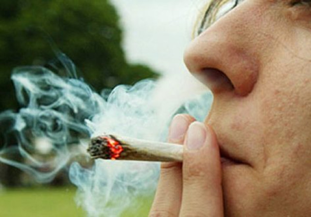 FUMAR MARIHUANA