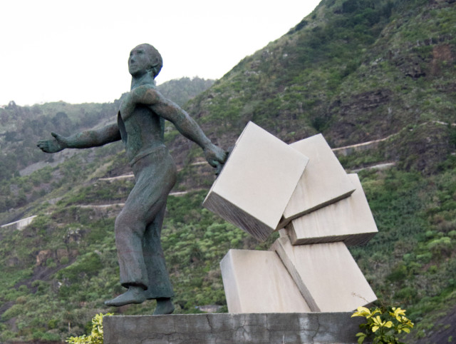 Homenajealemigrantecanario