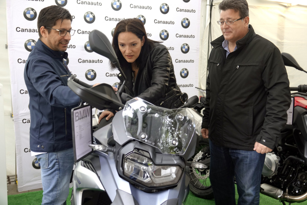 TRG090618dia de la moto6