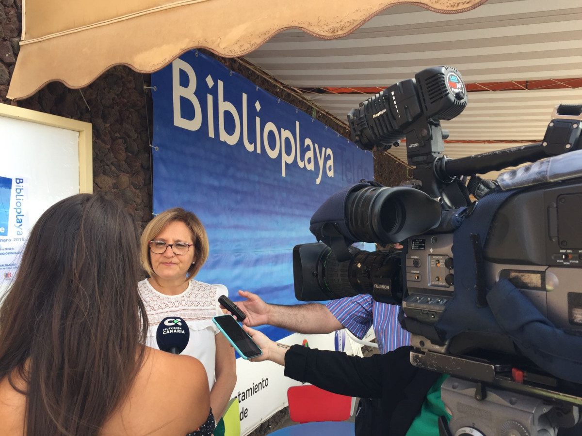 INAUGURACIu00d3N DE LA BIBLIOPLAYA (1)