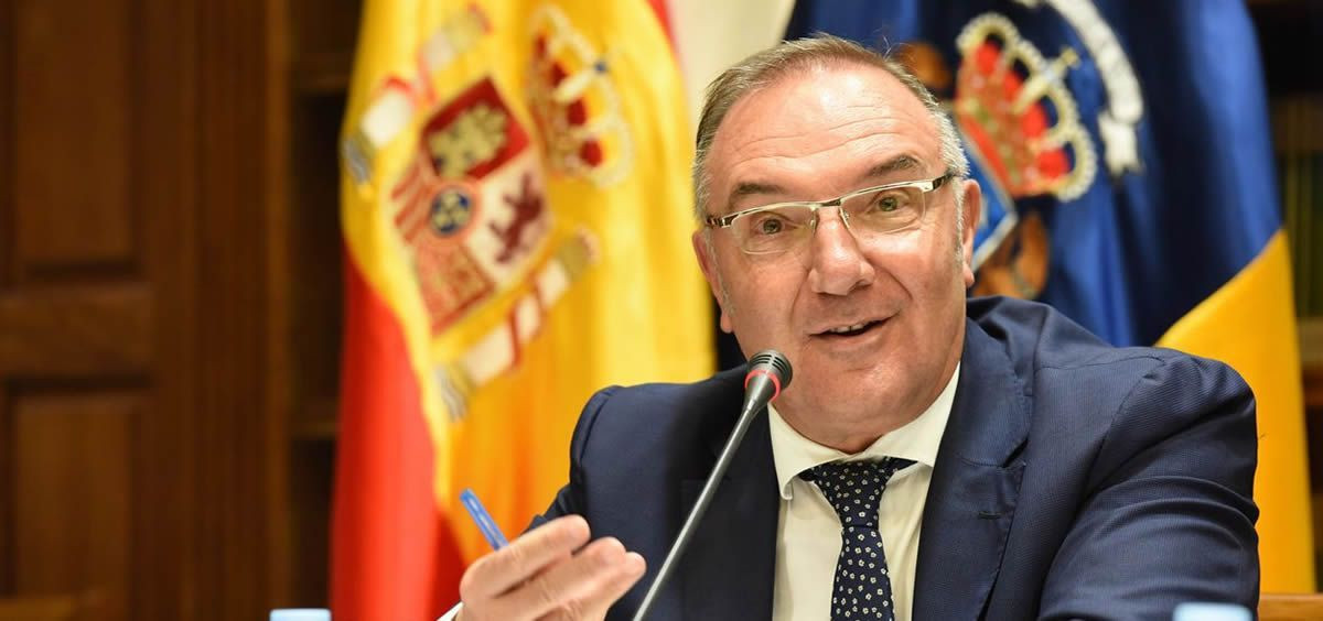 El consejero de sanidad de canarias jose manuel baltar