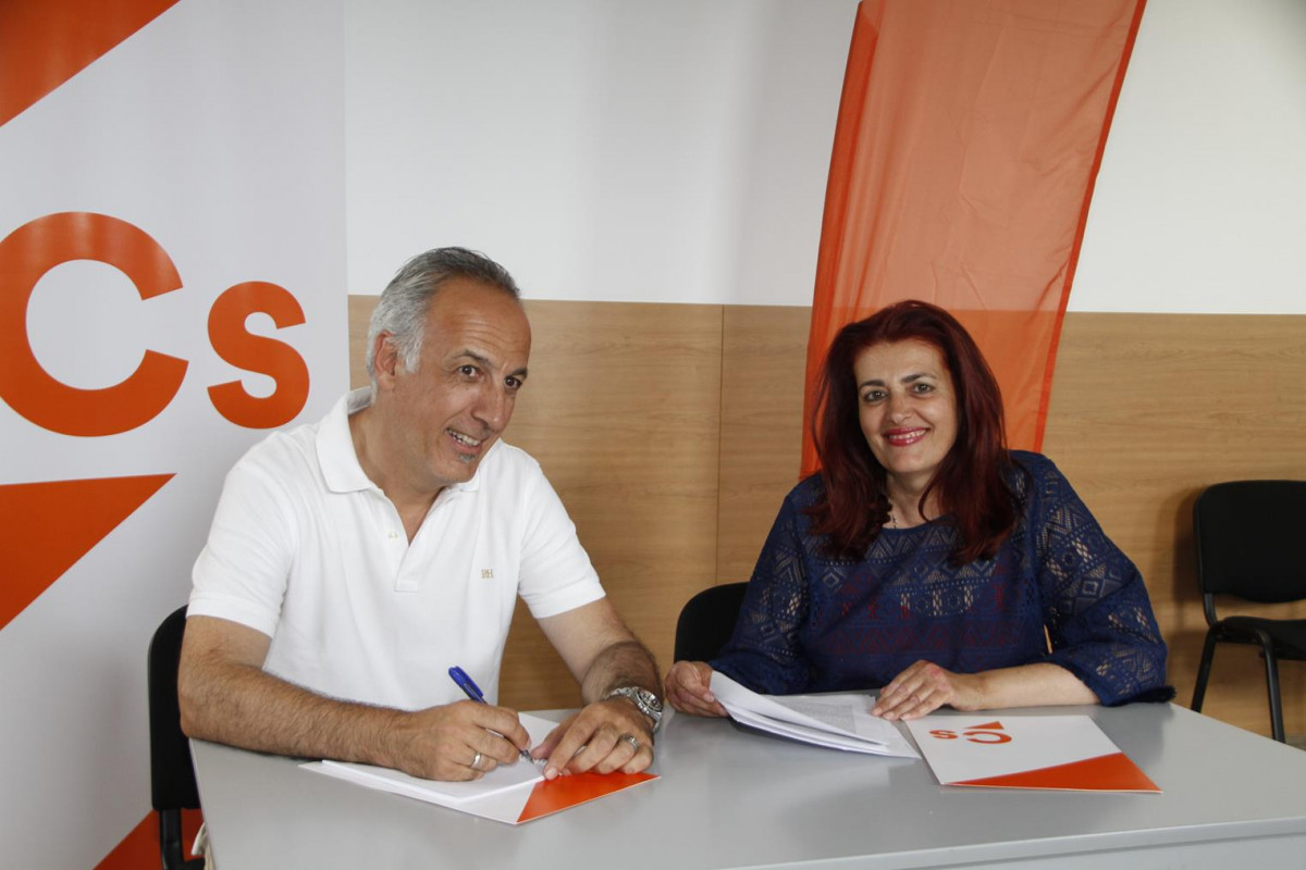 Delia Hernu00e1ndez e Iu00f1igo Inchausti (concejales Cs Arrecife)