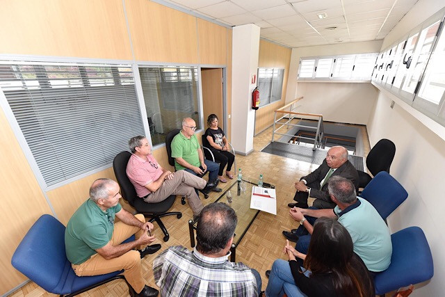 Reuniu00f3n con asociaciones del taxi