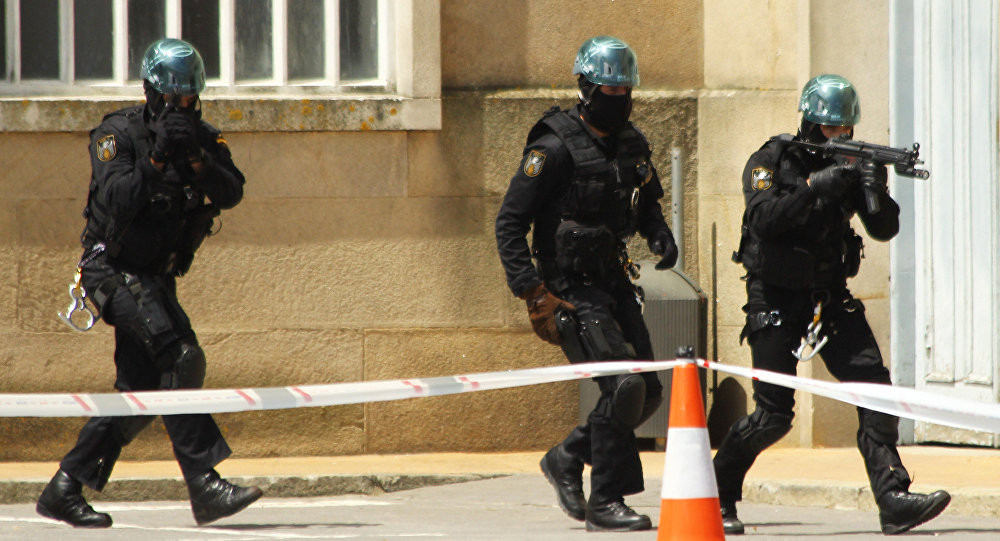 POLICIA