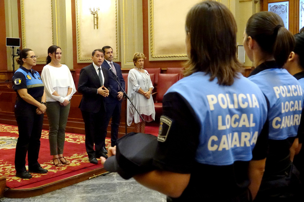 TRG 100918presentacion nueos policias2