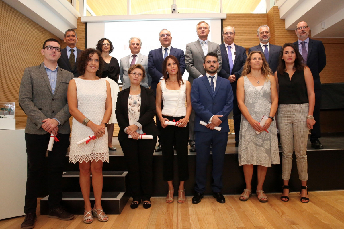 Foto de familia tras el acto