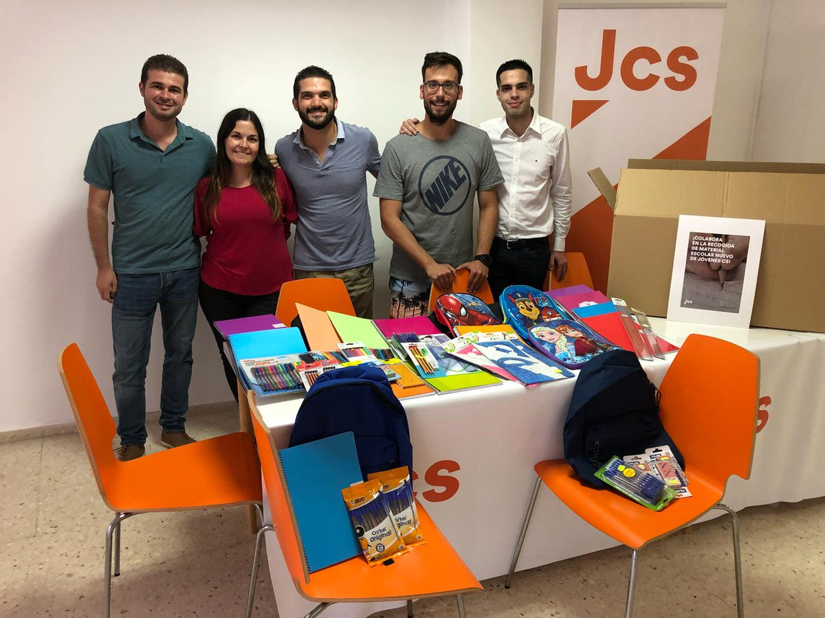 Recogida material escolar ju00f3venes Canarias