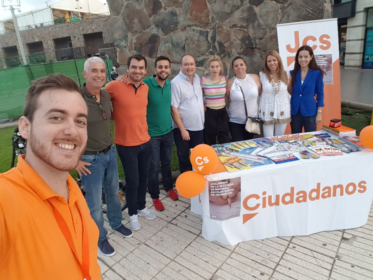 Recogida material escolar ju00f3venes Canarias I