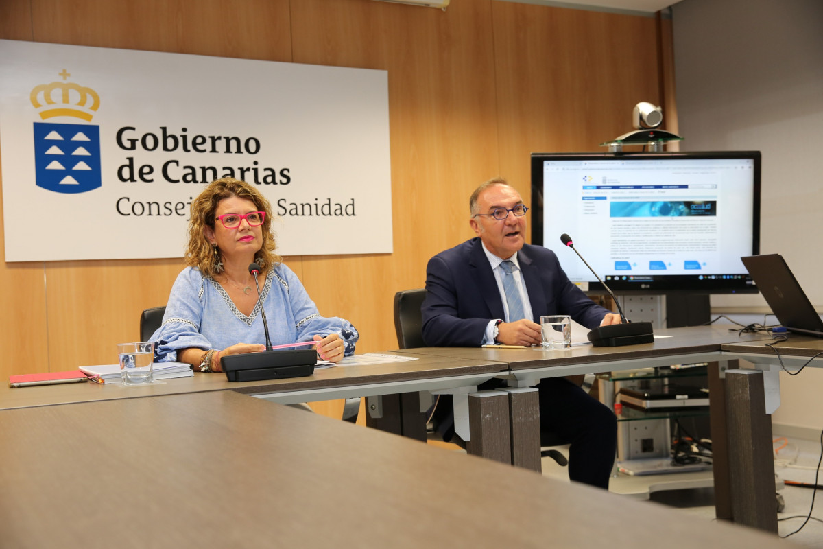 Josu00e9 Manuel Baltar y Elizabeth Hernu00e1ndez, durante la rueda de prensa