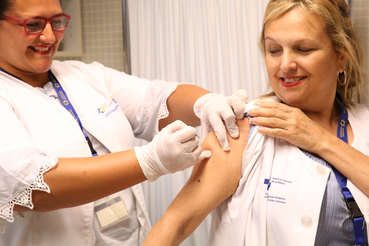 Vacunaciu00f3n a profesional sanitario