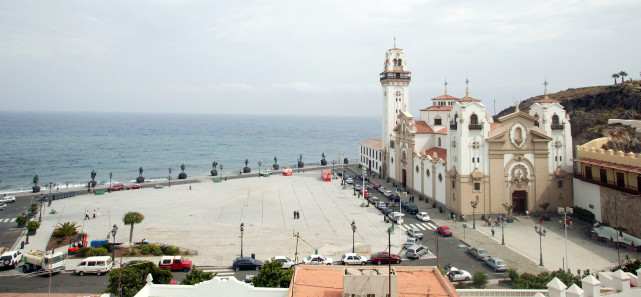 Plaza basilica